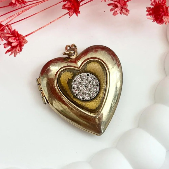 Vintage Jewelry - Vintage Gold Toned Rhinestone Heart Shaped Locket Pendant | Charm